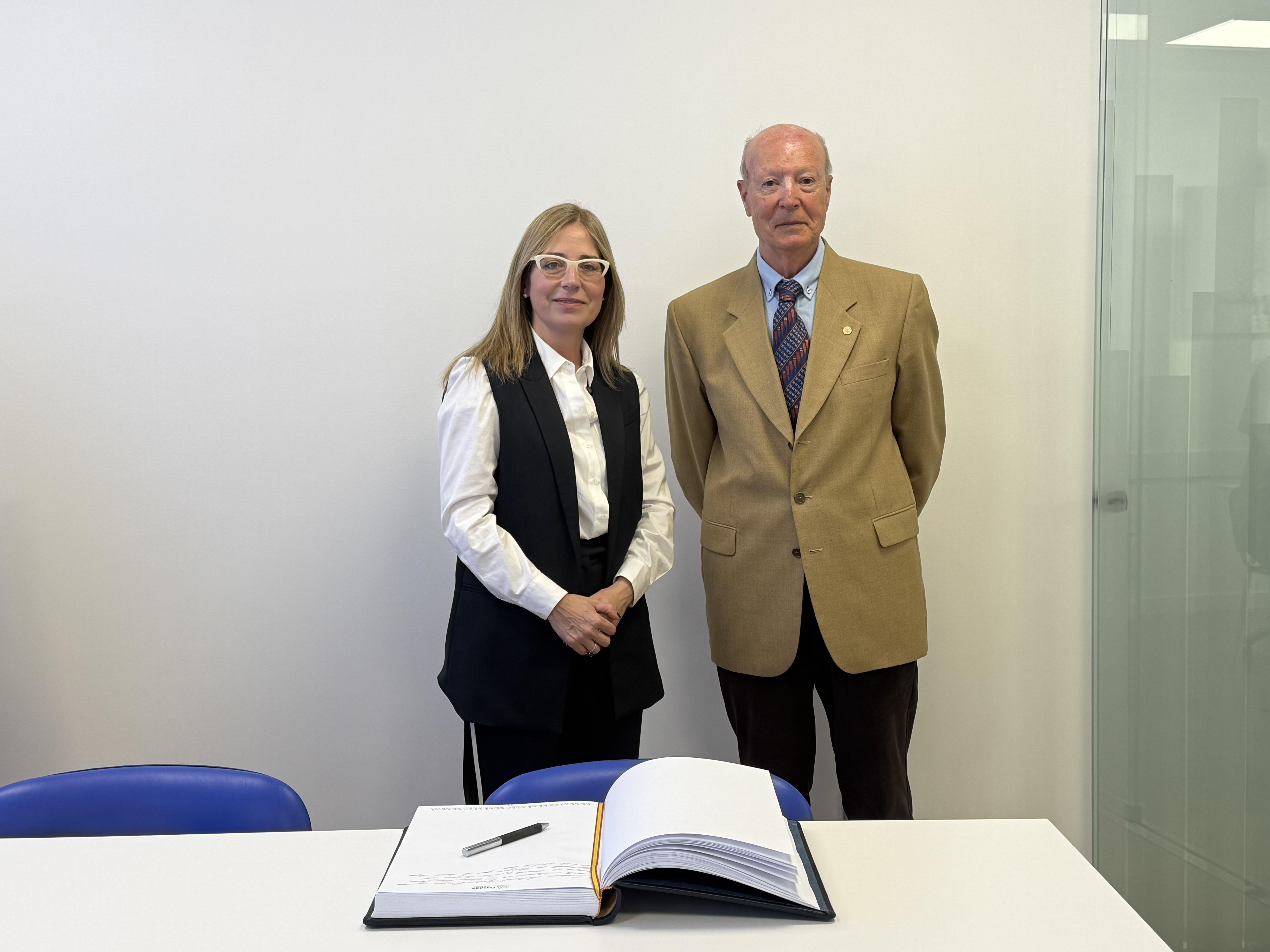 la-consejera-de-hacienda-y-fondos-europeos-del-ayuntamiento-de-zaragoza-blanca-solans-visita-fundaz-para-conocer-nuevos-proyectos-de-cuidados-a-personas-mayores